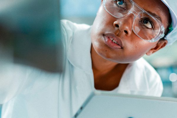 manufacture-lab-worker